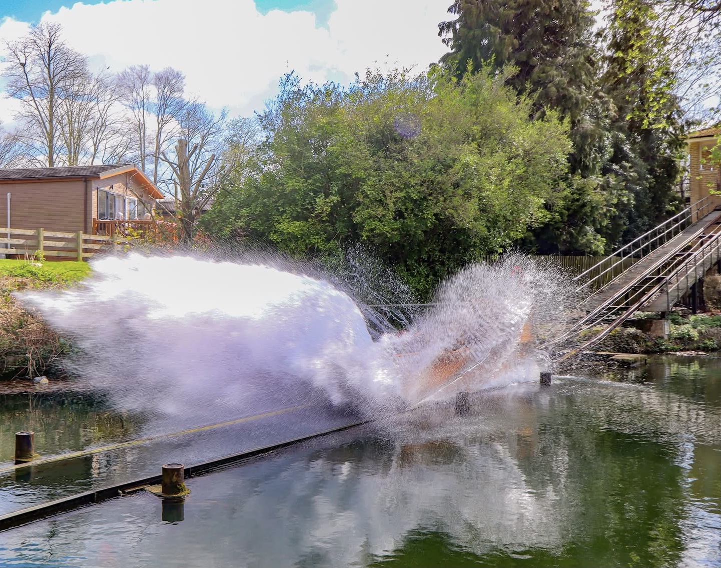 26.04 Barton Seagrave WI Splash